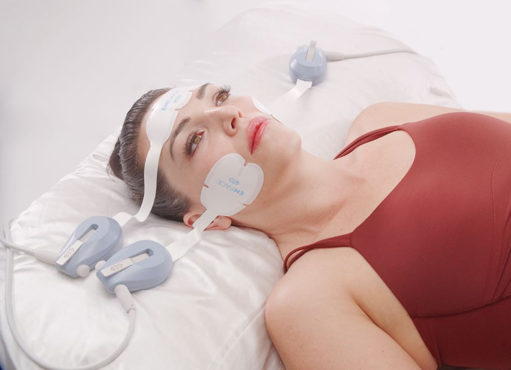 Qué es EMFACE, el yoga facial de precisión