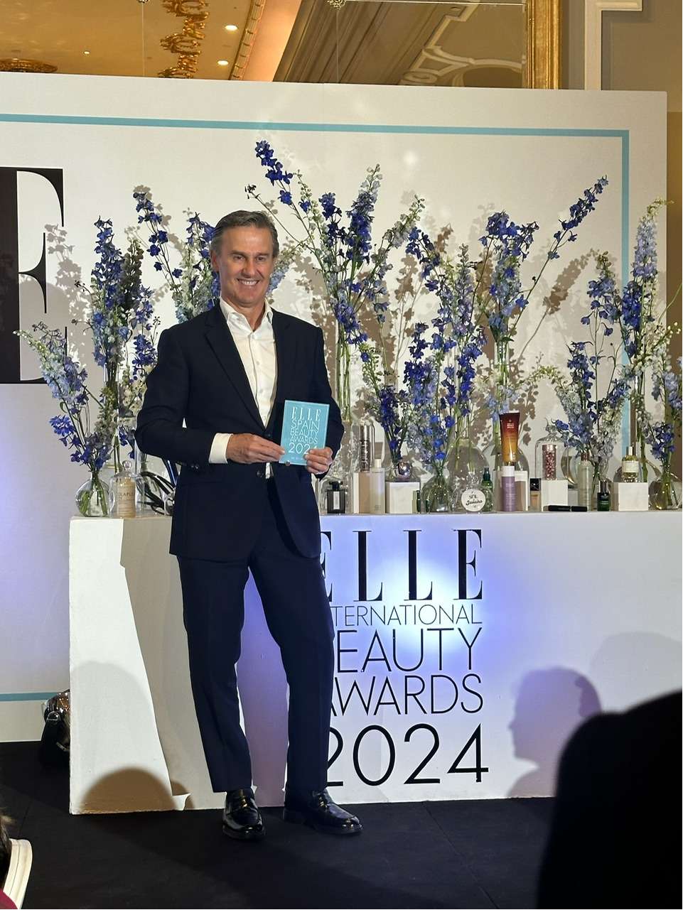 PREMIO HONORÍFICO de los ELLE International Beauty Awards por nuestro proyecto de BURUNDI