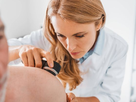 ¿Por qué las dermatólogas tienen una piel luminosa?